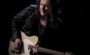 Robben Ford, uno de los mejores guitarristas del mundo, en Montevideo